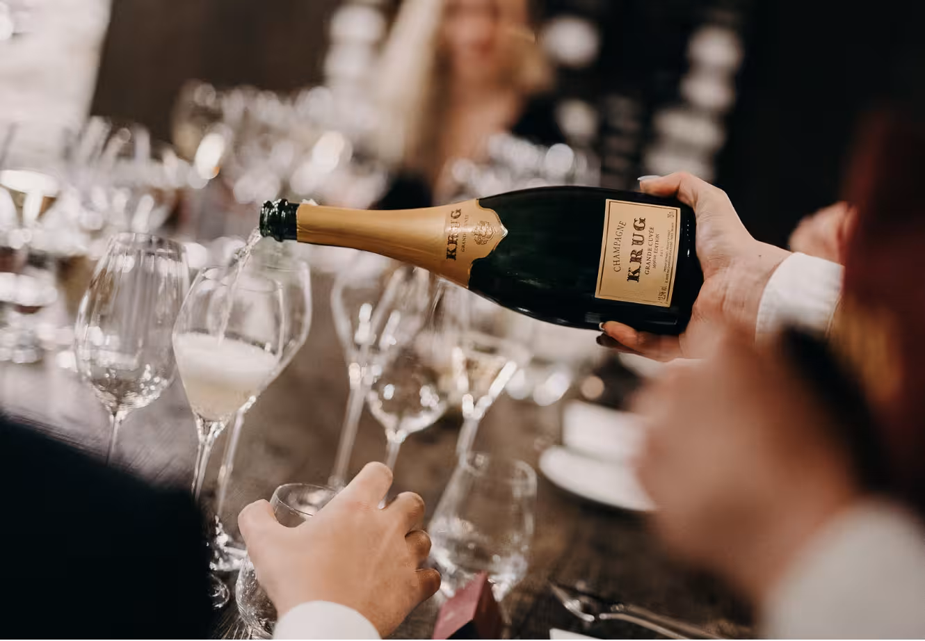 Odkryj ukryte pochodzenie szampana